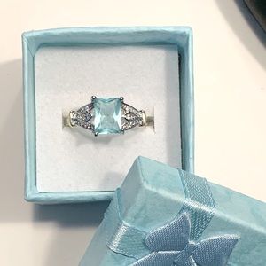 💙🆕 Beautiful Silver & Gold Plated Ring + Blue CZ